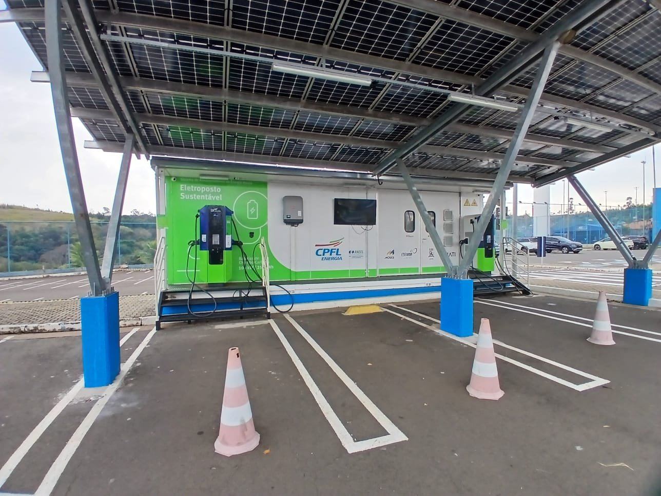 Eletroposto de grande porte com geração solar, parceria Renew Recharge e CPFL Energia